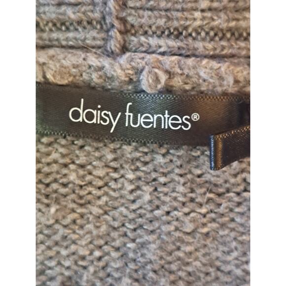Daisy Fuentes Gray and White Sweater Size Large - Picture 3 of 6